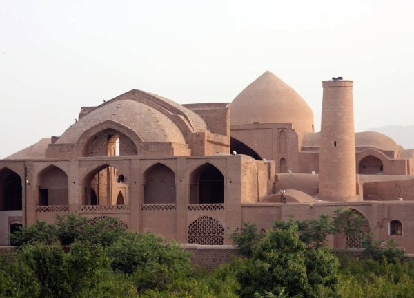 Sights-of-Ardestan-10